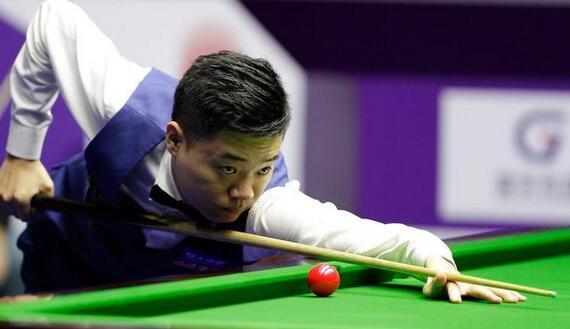 持着高度的 持着高度的