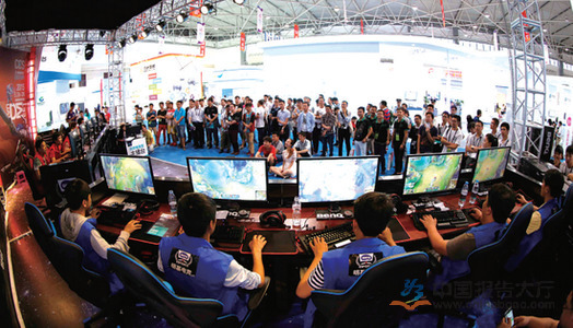 满悬念与激 满悬念与激